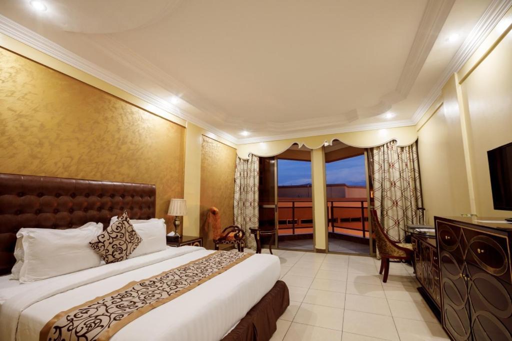 Beatrice Hotel Kinshasa Bagian luar foto